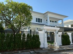 บ้านเดี่ยวสุดหรูให้เช่า "นันทวัน พระราม 9-อ่อนนุช" สัมผัสชีวิตเหนือระดับบนทำเลศักยภาพ เชื่อมต่อพระราม 9 - สุขุมวิท ใกล้โรงเรียนนานาชาติและสนามบินสุวรรณภูมิ แต่งสวย Built-in ทั้งหลัง ฟังก์ชันครบที่สุดในโซนอ่อนนุช-พัฒนาการ