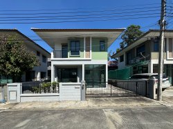 รีโนเวทใหม่ทั้งหลัง พร้อมเข้าอยู่ ให้เช่าบ้านเดี่ยว โกลเด้นวิลเลจ บางนา–กิ่งแก้ว (Golden Village Bangna–Kingkaew) 3 ห้องนอน ใกล้สนามบินสุวรรณภูมิ