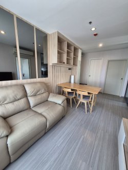 คอนโดสวย ทำเลดี ต้องห้องนี้ !!! ให้เช่าคอนโด แอสปาย สาทร-ราชพฤกษ์ (Aspire Sathorn-Ratchaphruek) เฟอร์ครบจัดเต็ม ห้องแต่งสวยมาก วิวเมือง มุมสูง ชั้น 19 อยู่สบาย เดินทางสะดวก เข้าเมืองง่าย ใกล้รถไฟฟ้า BTS MRT บางหว้า เดินทางถึงสยาม สีลม สาทร เพียง 15 นาที พ