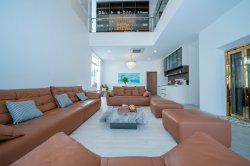 เพียง 200 เมตรจากปากซอย ! บ้านใหม่ หลังมุม 84 ตร.วา ! ขายบ้านเดี่ยวหรู 3 ชั้นพร้อมลิฟต์พรีเมียม ย่านพระราม 9 ซอย 55 ! 4 นอน 5 น้ำ 4 จอด พร้อมห้องแม่บ้าน !ใกล้เดอะไนท์ , รพ.สมิตติเวช และโรงเรียนนานาชาติ ไบร์ตัน ,เวลลิงตัน ! ด่วนมาก