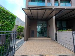 บ้านกลางเมืองรัชโยธิน ทำเลศักยภาพ ใกล้ BTS พร้อมใช้ชีวิตระดับเมือง!! ขายถูกบ้านกลางเมืองหลังมุมขนาด 34.4 ตร.วา ใช้สอย 193 ตร.ม.บ้านแบบนี้คนหามีเยอะ แต่ของมีไม่พอใครไวได้ก่อน !!