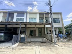 ขาย ลุมพินี ทาวน์วิลล์ ราชพฤกษ์–นครอินทร์ 3 นอน จอดรถ 2 คัน เพียง 2.39 ล้าน