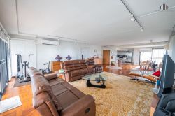 ห้องสวย ราคาดี!! ขายคอนโดธนาซิตี้ เพรสทีจ คอนโดมิเนียม (Thana City Prestige Condominium) 3 ห้องนอน 3 ห้องน้ำ เฟอร์ครบพร้อมอยู่ ขนาด 185.45 ตร.ม.