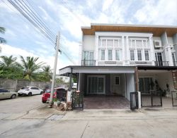 ขายทาวน์โฮม โกลเด้น ทาวน์ สาทร (Golden Town Sathorn) 26.5 ตร.วา ใกล้ BTS/MRT บางหว้า