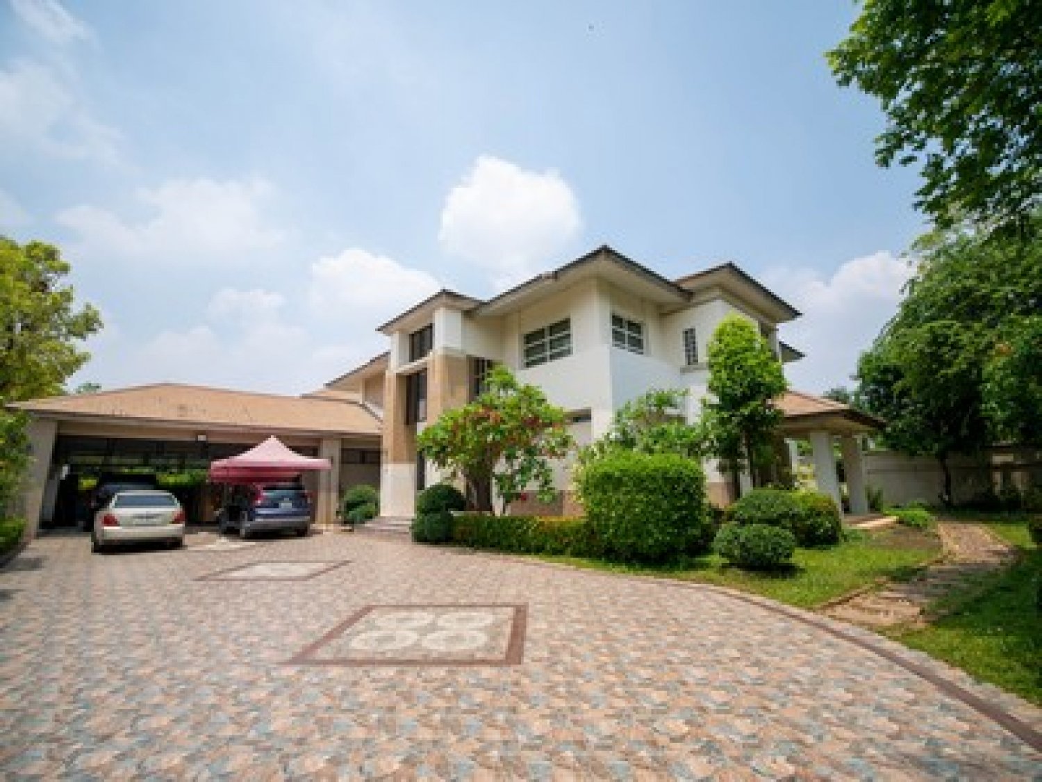 หลังใหญ่สุดในโครงการ! วิวสวนส่วนตัว ไม่มีบ้านตรงข้าม!! ขายบ้านเดี่ยว 5 ห้องนอน 6 ห้องน้ำ 235.7 ตร.วา ณุศาศิริ สาทร-วงแหวน (Nusasiri Sathorn-Wongwaen) ตรงข้าม British Columbia International School ภาพประกอบที่ 1